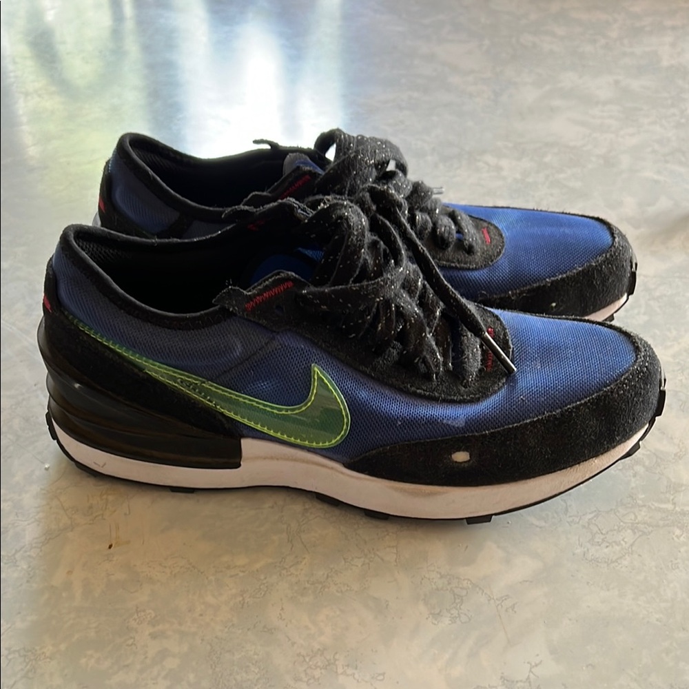 Nike boys Blue and Black Sneakers